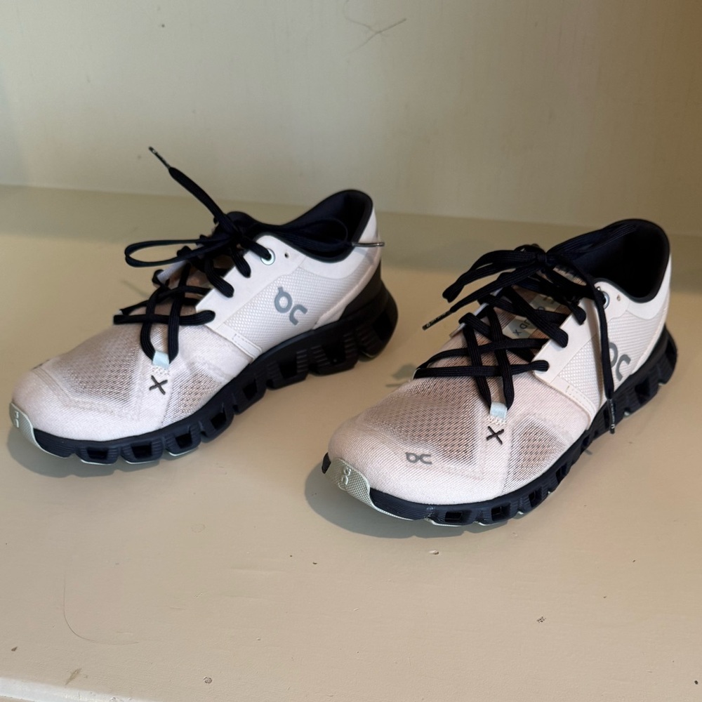 On Cloud X 3 Running Shoes - Like New